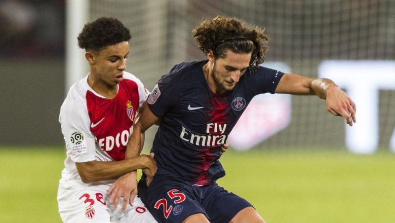 گواردیولا؛ رقیب جدید بارسا برای جذب هافبک PSG