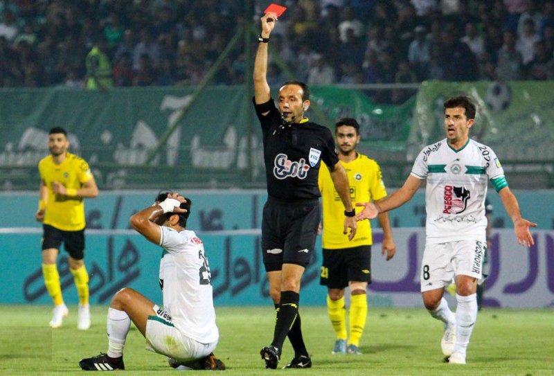 حاجرسولیها: داور نتیجه دربی اصفهان را تغییر داد