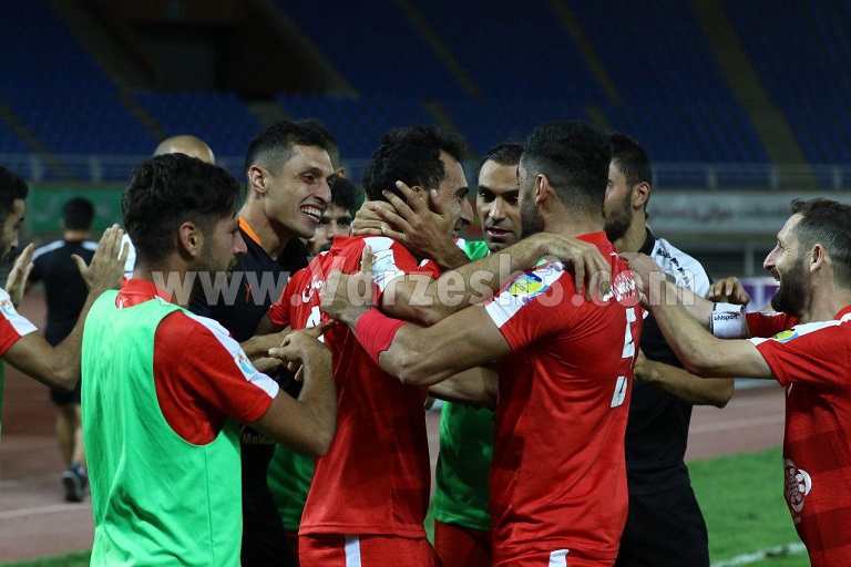 گلی که مشهد را صدرنشین لیگ کرد (عکس)