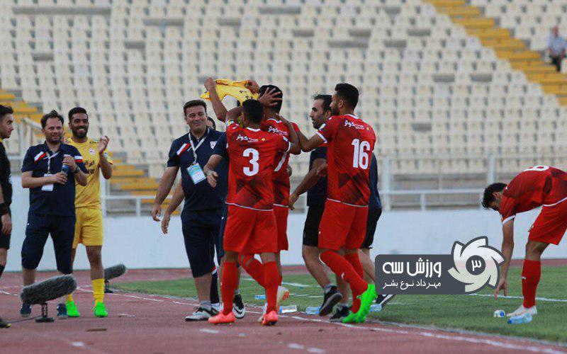 تراکتورسازی و تکرار داستان گلهای مشابه!