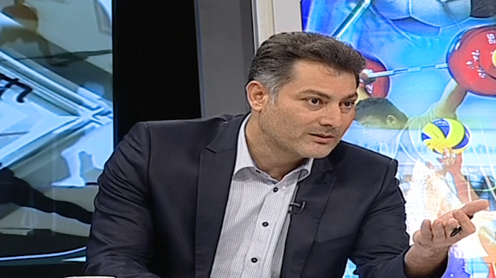 طباطبایی: رفتن کمکی به حسینی نمی‌کند