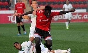 شکایت گومز وجاهت قانونی ندارد 