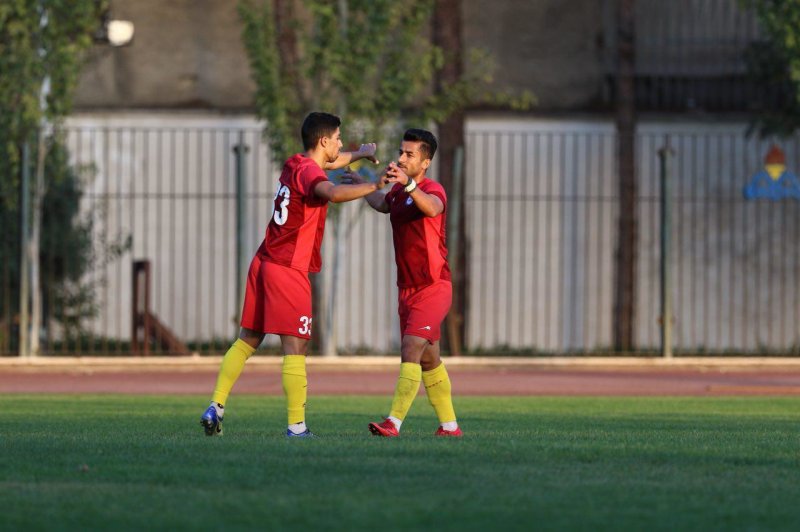 پاداش: دوست دارم در لیگ برتر هم آقای گل شوم