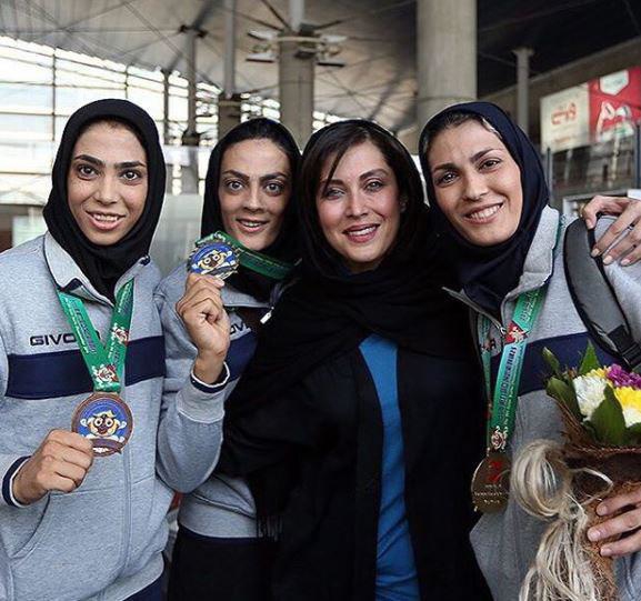 صحبت‌های خواهران منصوریان درباره الهام چرخنده و مهتاب کرامتی