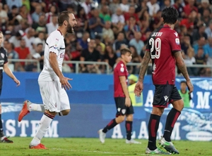 توقف میلان در خانه کالیاری