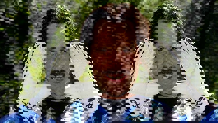 وقتی رونالدینیو روی اعصاب گلر انگلیسی رفت!