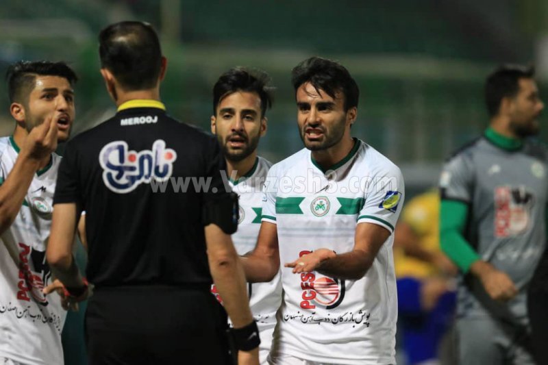 اعلام اسامی داوران دیدار ذوبآهن - نفت مسجد سلیمان