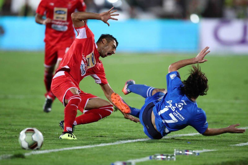 ماهینی دوشنبه جراحی میکند