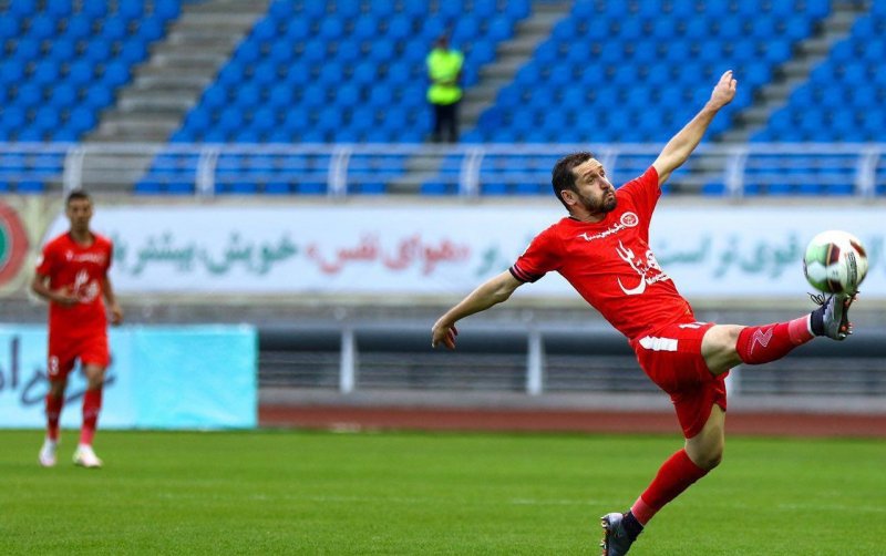 ستاره پدیده اولین بار روی نیمکت !