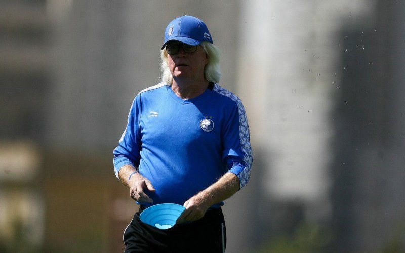 تصمیم شفر برای خلوت کردن رختکن و تمرین آبیها