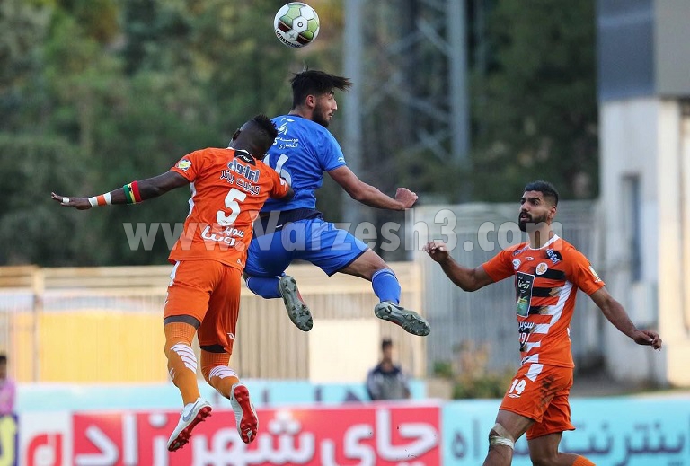 تعویض صیادمنش، تشویق روحالله باقری!