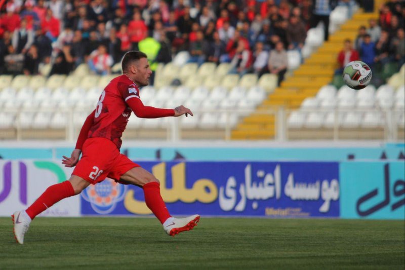 استوکس و انگیزه زیاد کردن فاصله با کیروش