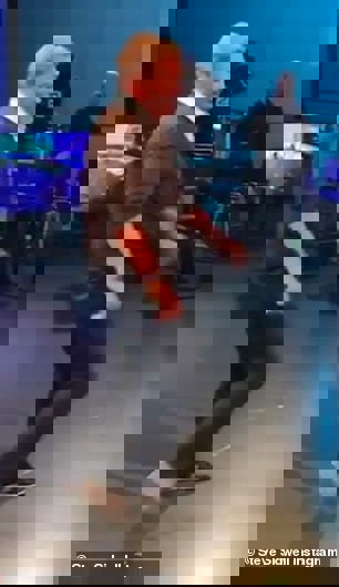 1348832