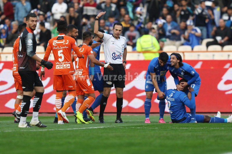 نقد داوری دیدار استقلال و سایپا در جام حذفی