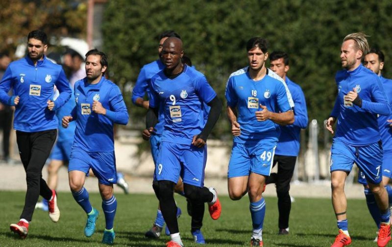 تبعید خارجیهای استقلال به نیمکت