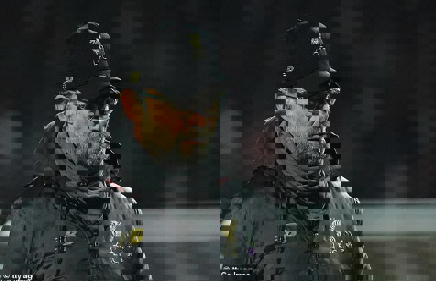 1352183