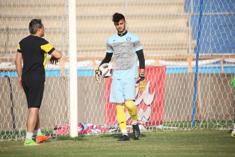 مصدومیت دروازهبان پارس در آستانه دیدار با تراکتور