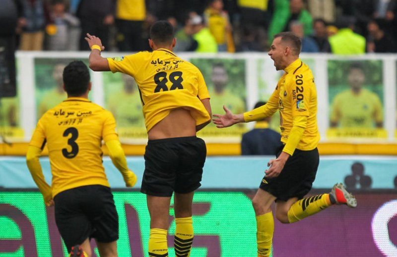 خارجیهای سپاهان از ایران رفتند