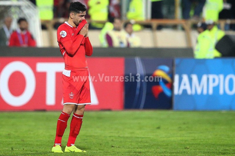 کامیابینیا: سپاهان باید از دقیقه ده، 9 نفر میشد