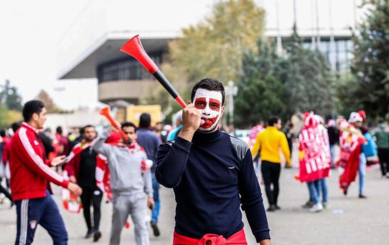 کلافگی، حاصل کار گیت الکترونیکی برای سرخها