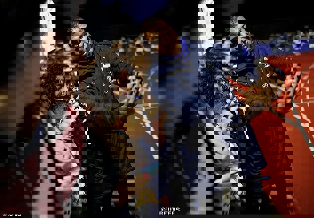 1354498