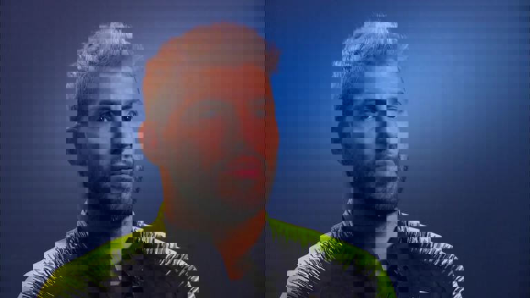 آگوئرو: به خاطر شرط بندی موهایم را رنگ کردم