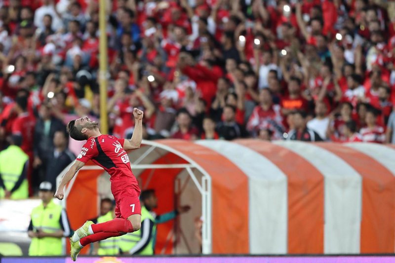 جنگ بزرگ پرسپولیس – تراکتور؛ ترانسفرهای جنجالی