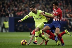 اتلتیکو 1-1 بارسلونا: یک امتیاز از میان مشت و لگد