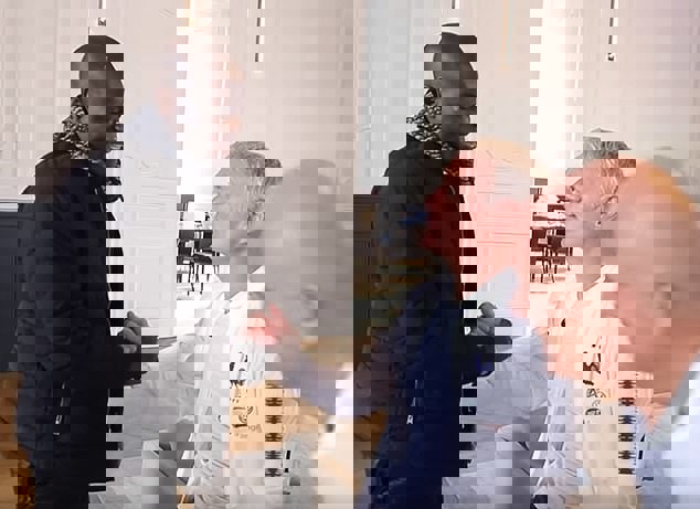 1358162