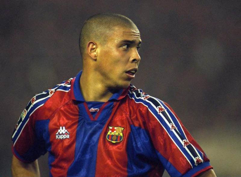 داستان جالب انتقال رونالدو به بارسلونا چه بود؟