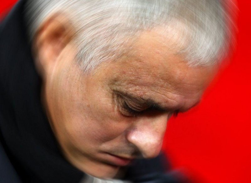 مورینیو برای یونایتد سگ هار سفارش داد!