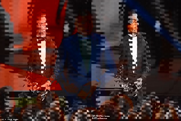 1360294