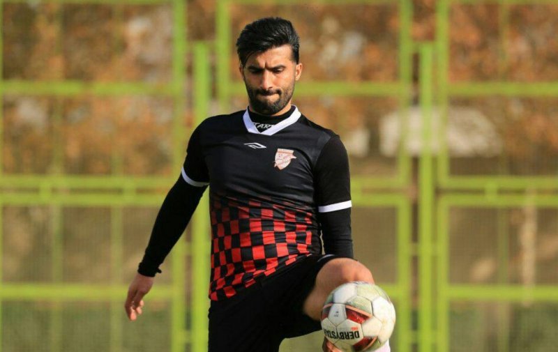 حق‌جو: دو ساعت در رختکن حبس بودیم