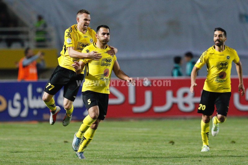 چشم کبود پورقاز دو روز پس از دیدار مهم (عکس)