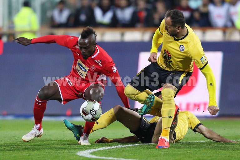 حضور گادوین منشا در باشگاه پرسپولیس