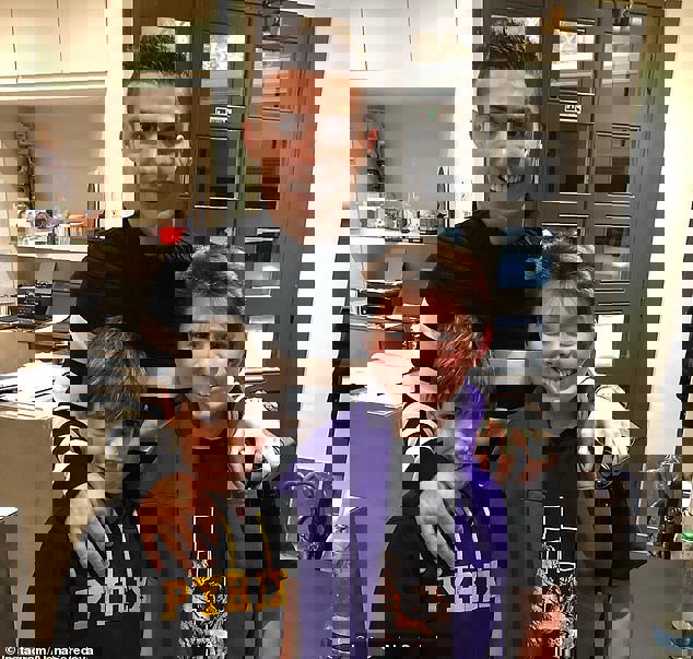 1364658