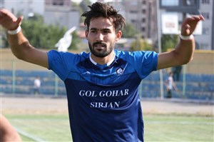 جدایی آقای گل از گل گهر تکذیب شد