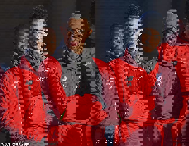 1366526