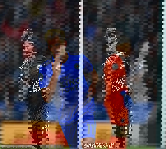 1366989