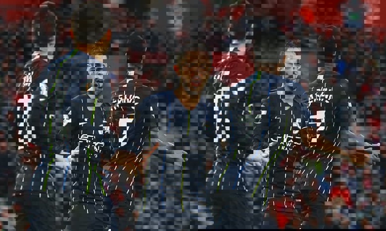 1368120
