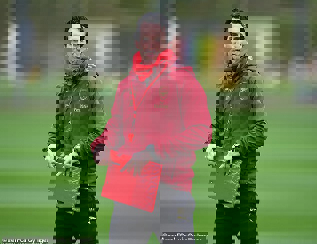1368464