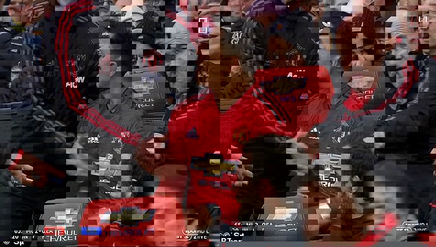 1369682