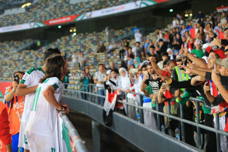 خبرنگاران عراقی، تیفوسیهای آل نهیان