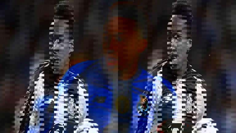 مدافع جوان پورتو، گزینه اصلی نقل و انتقالاتی رئال