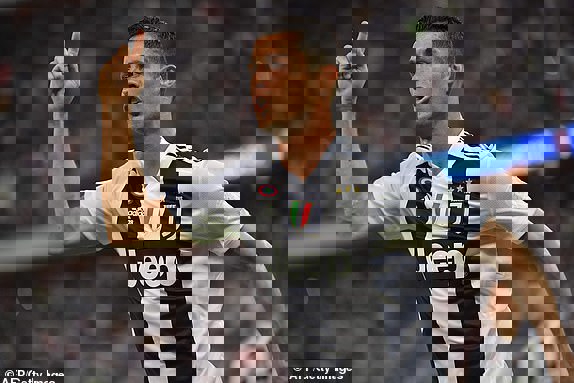 1373444