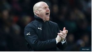 یونایتد با اشتباهات داوری امتیاز گرفت