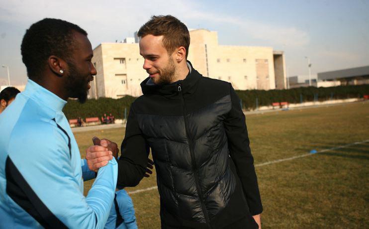 گونسالوس در استقلال معارفه شد