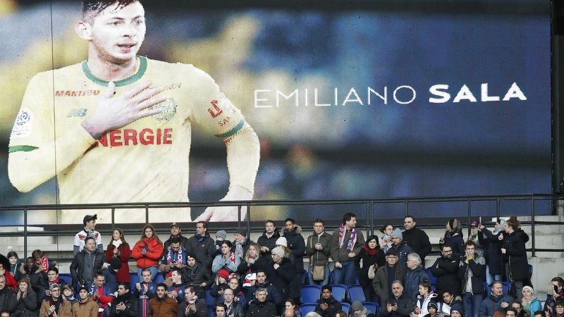 انگلیس، خشمگین از بیاحترامی به خاطره سالا(عکس)