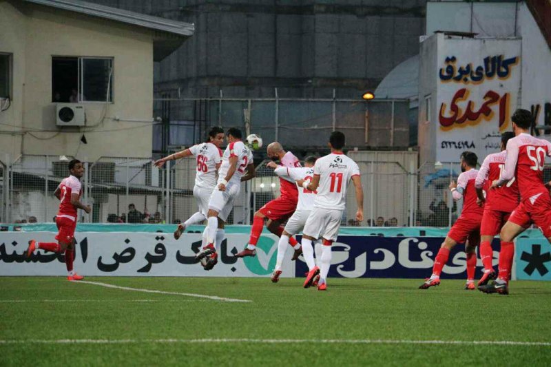 هافبک قدیمی، عصای دست آقا معلم برابر کهکشانی‌ها