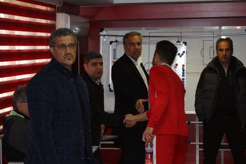 عرب: با غیرتتان پرسپولیس را در صدر نگه دارید